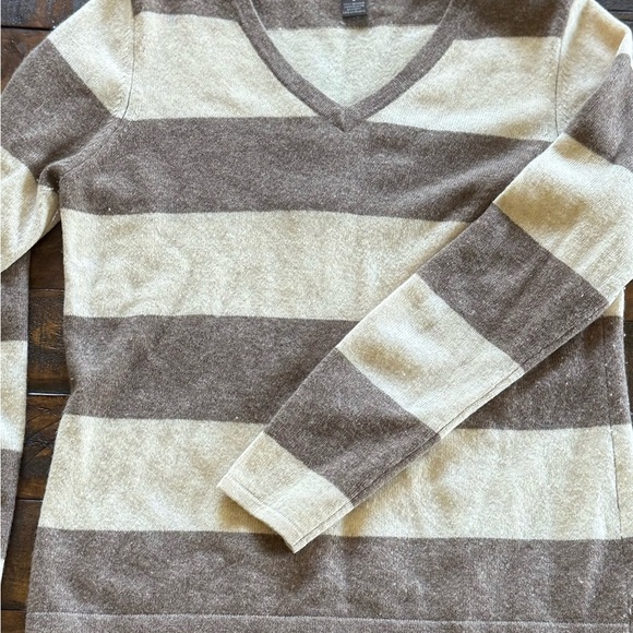 Fenn Wright Manson V-Neck Cashmere Sweater Women’s Large - Picture 1 of 4